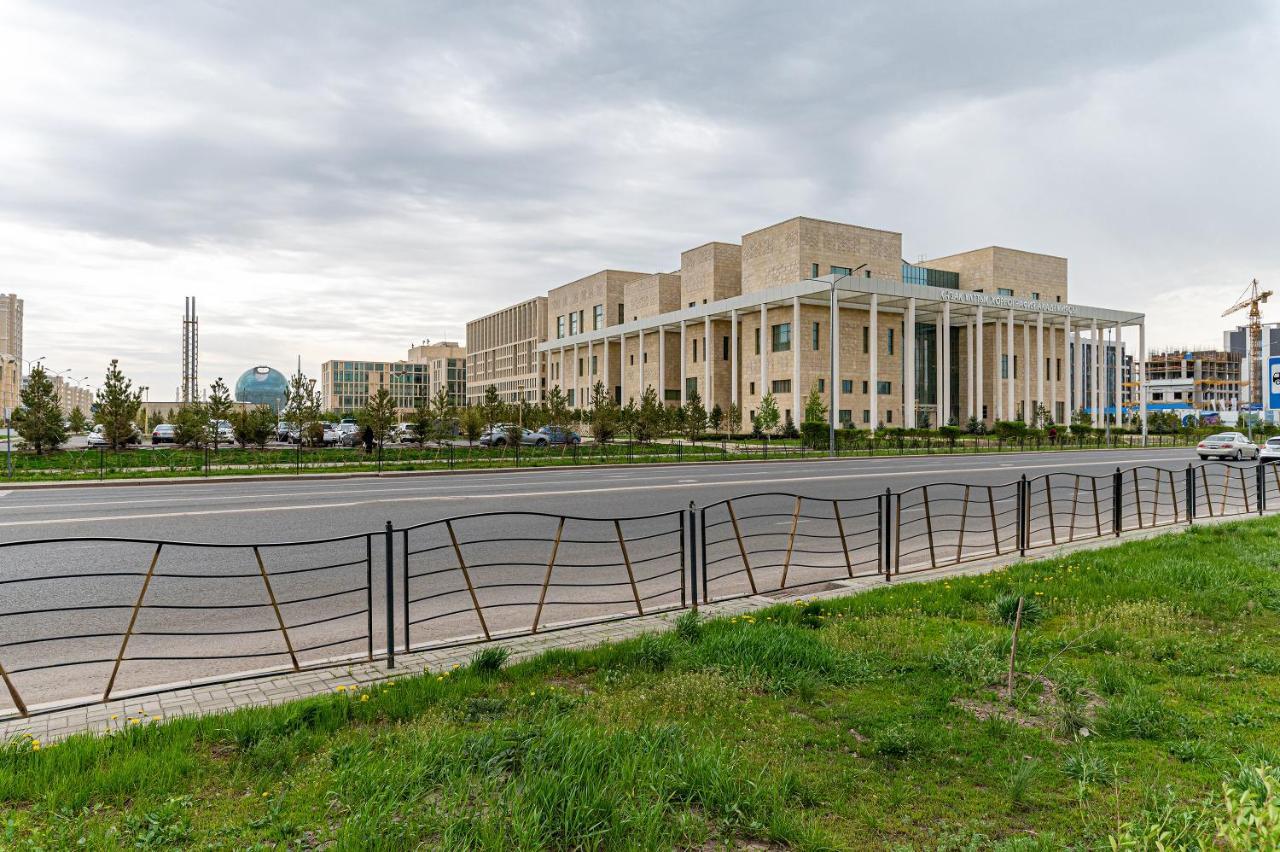 Шикарная Квартира На Против Сада Asztana Kültér fotó